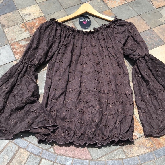 NWT Off shoulder elastic closure long sleeve Small - Picture 2 of 8